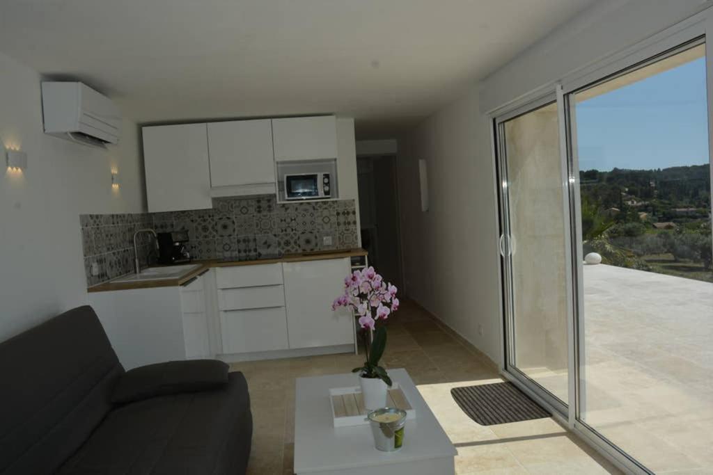 La Venturonne Appartement Neuf Rez De Jardin 45 M2 Vue Mer Et Vignes 10 Mn Des Plages 르보쎄 외부 사진